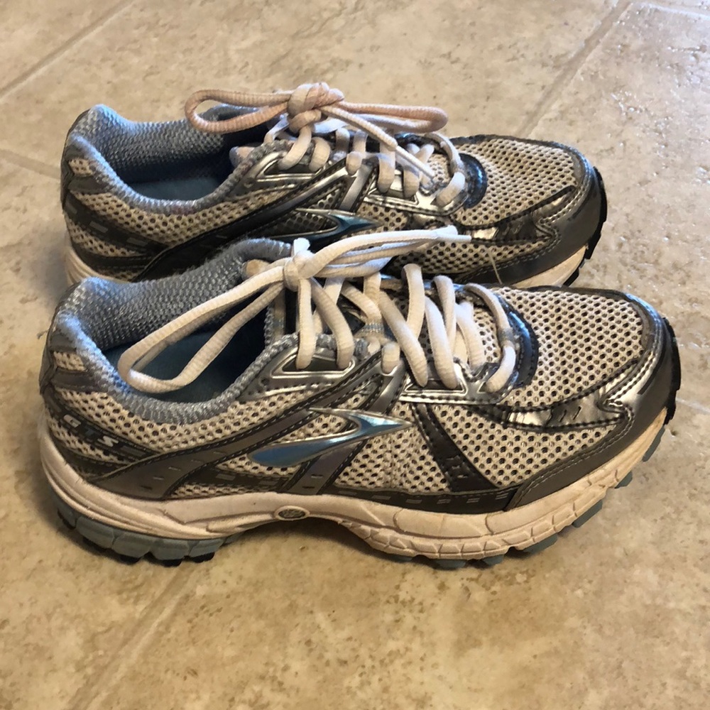 Women’s Brooks running shoes